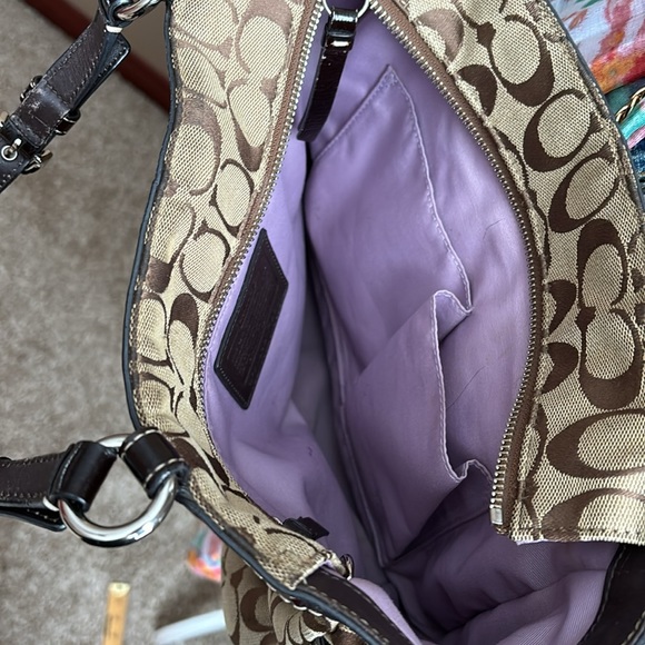 Coach - Picture 4 of 6